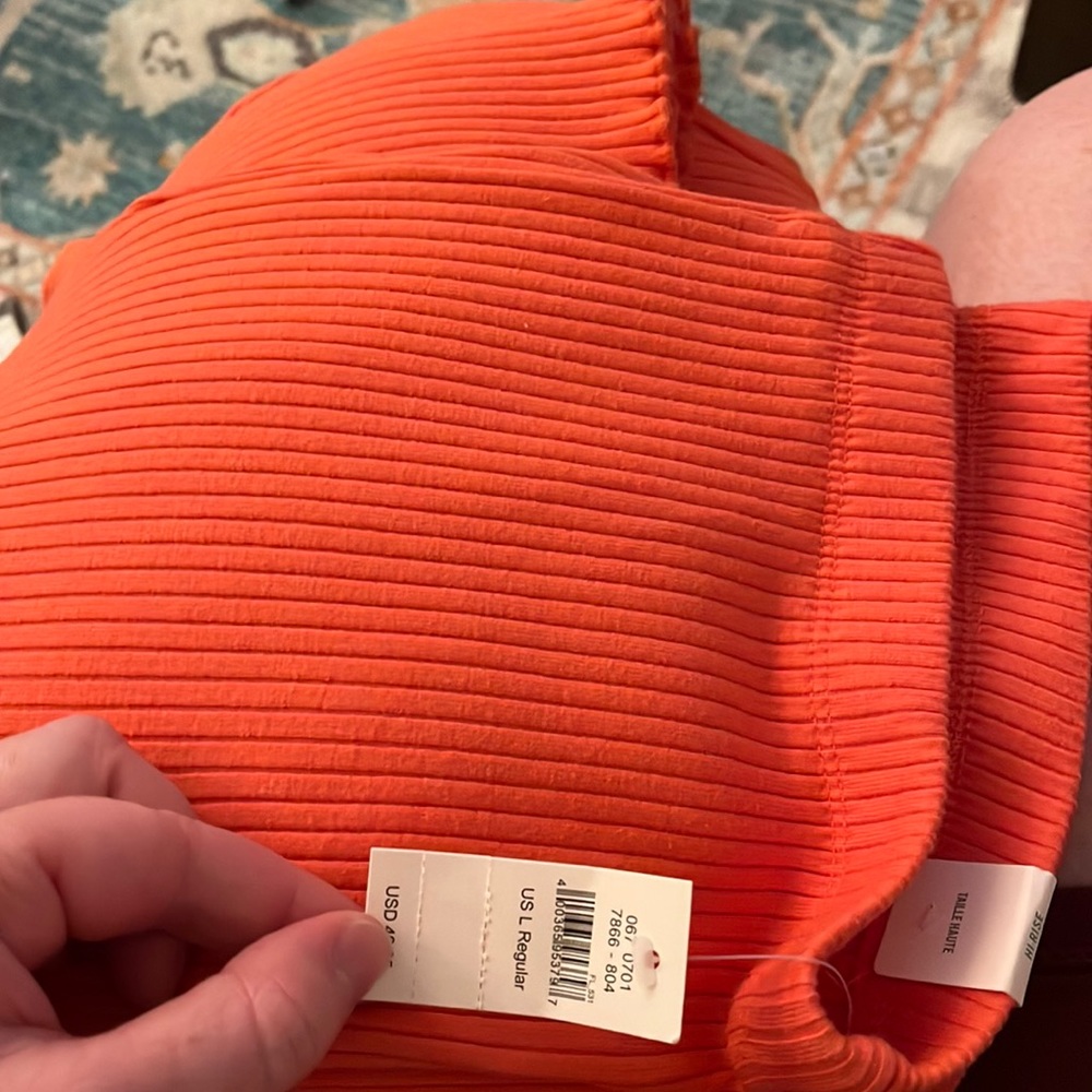Aerie lettuce edge flare ribbed leggings - NWT sz L Reg